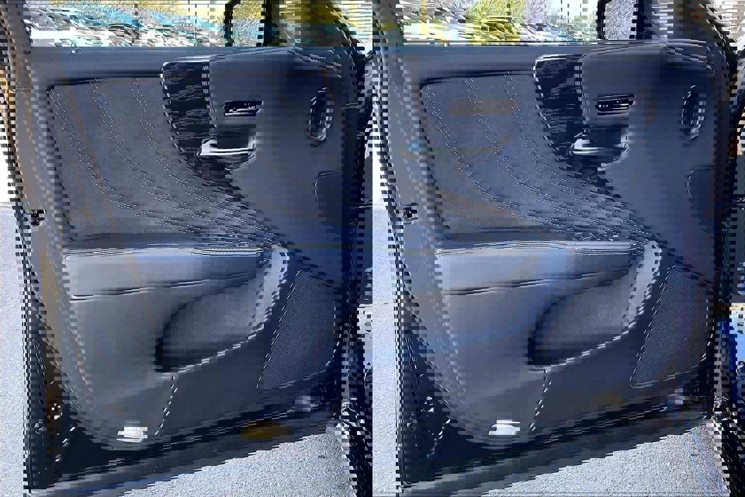 Used 2022 Lexus LS 500 w/ Accessory Package (Z1) image 20