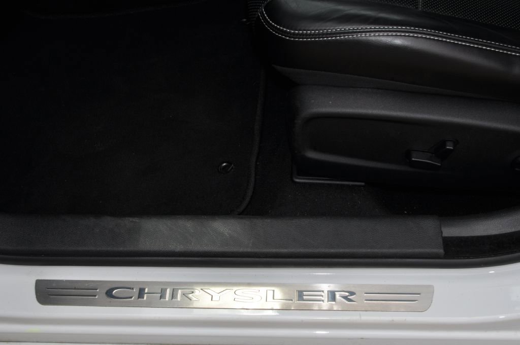 Used 2023 Chrysler 300 S w/ Comfort Group RWD image 10