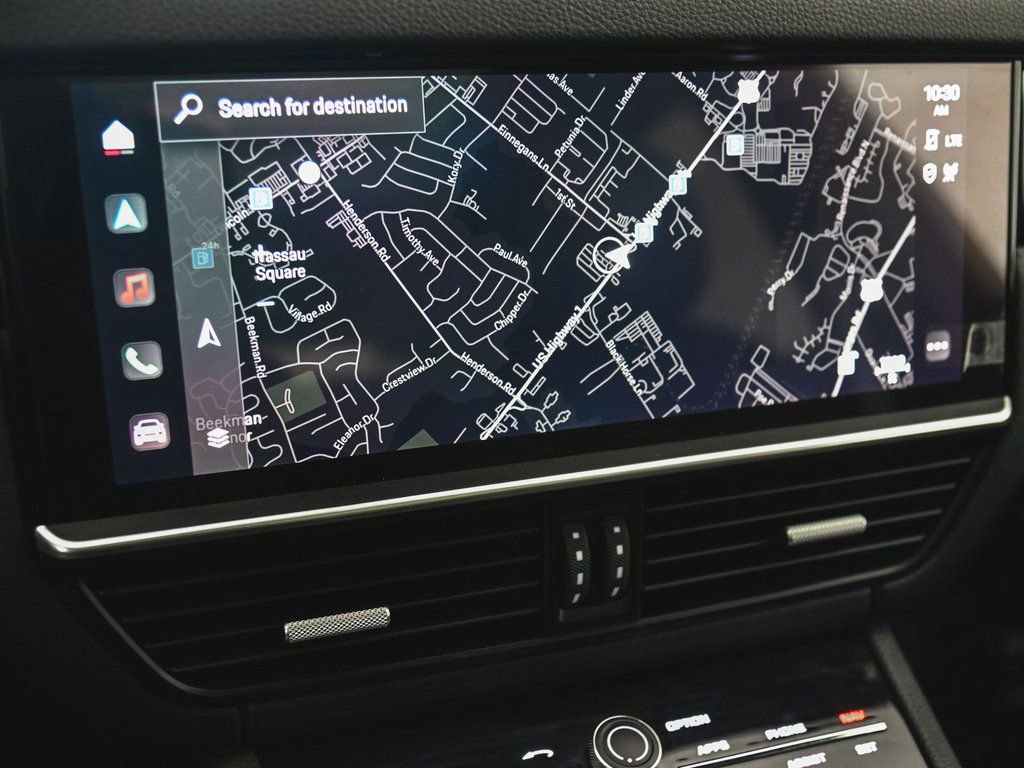 Used 2022 Porsche Cayenne Platinum Edition image 18