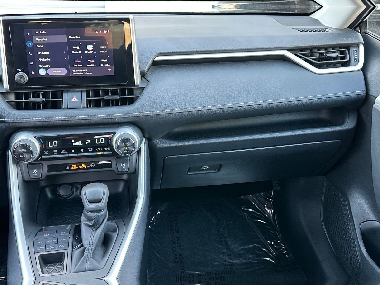 Used 2025 Toyota RAV4 XLE image 36