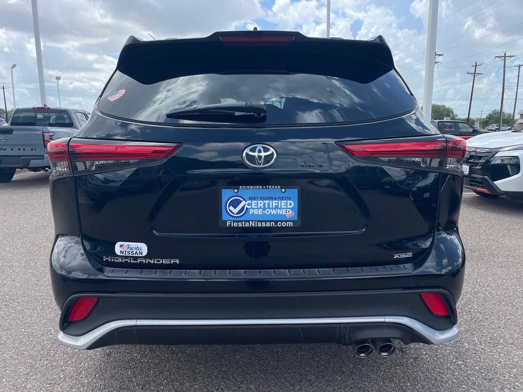 Used 2023 Toyota Highlander XSE FWD image 6