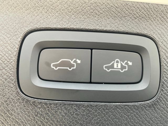 Certified 2023 Volvo XC90 T8 Ultimate w/ Protection Package Premier AWD/4WD image 26