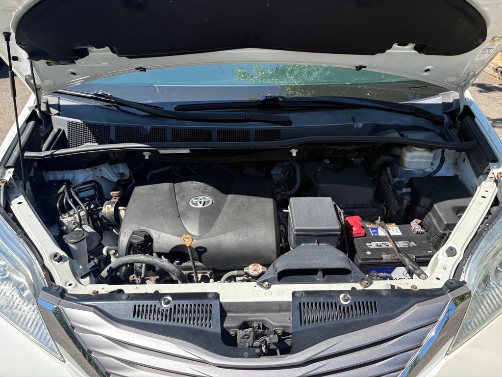 Used 2017 Toyota Sienna Limited AWD/4WD image 24
