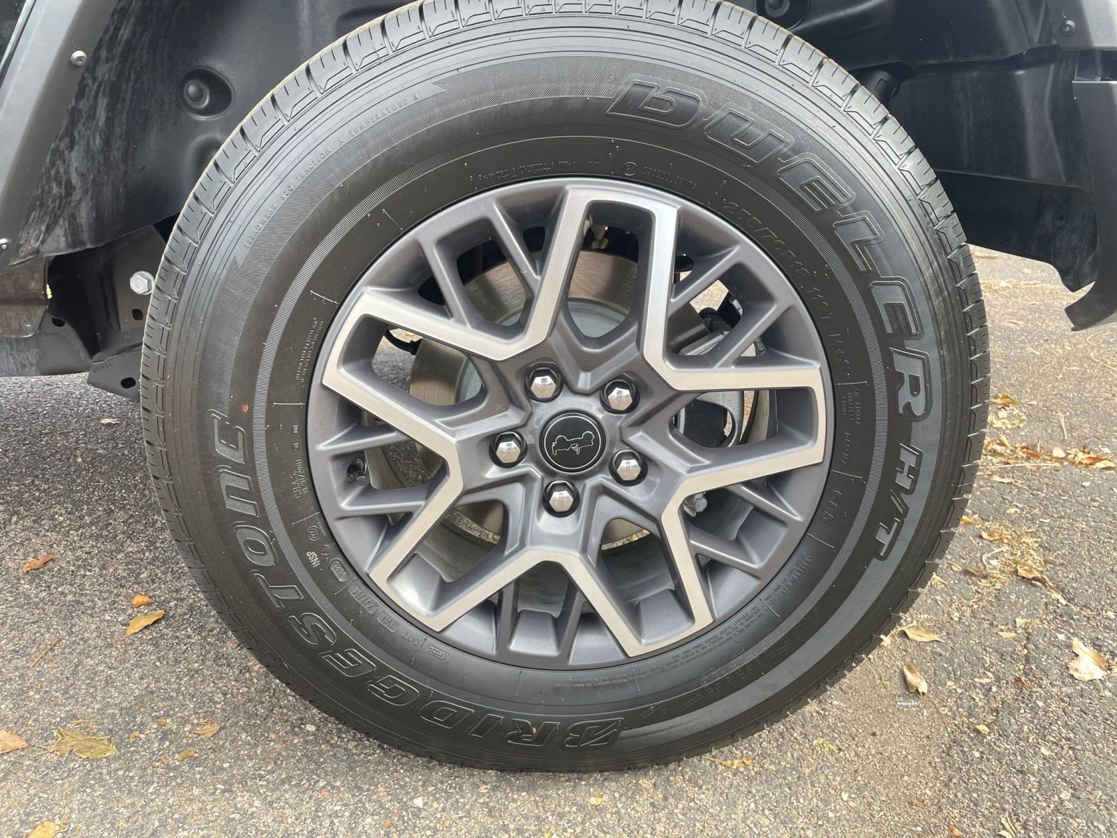 Used 2025 Jeep Wrangler Sahara image 30