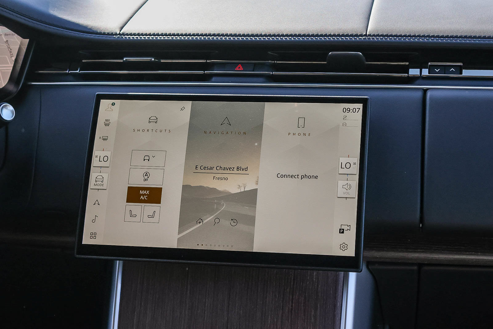 New 2026 Land Rover Range Rover SE AWD/4WD image 24
