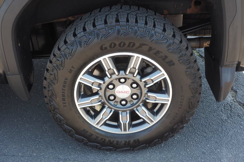 Used 2024 GMC Sierra 1500 AT4 w/ Technology Package AWD/4WD image 10