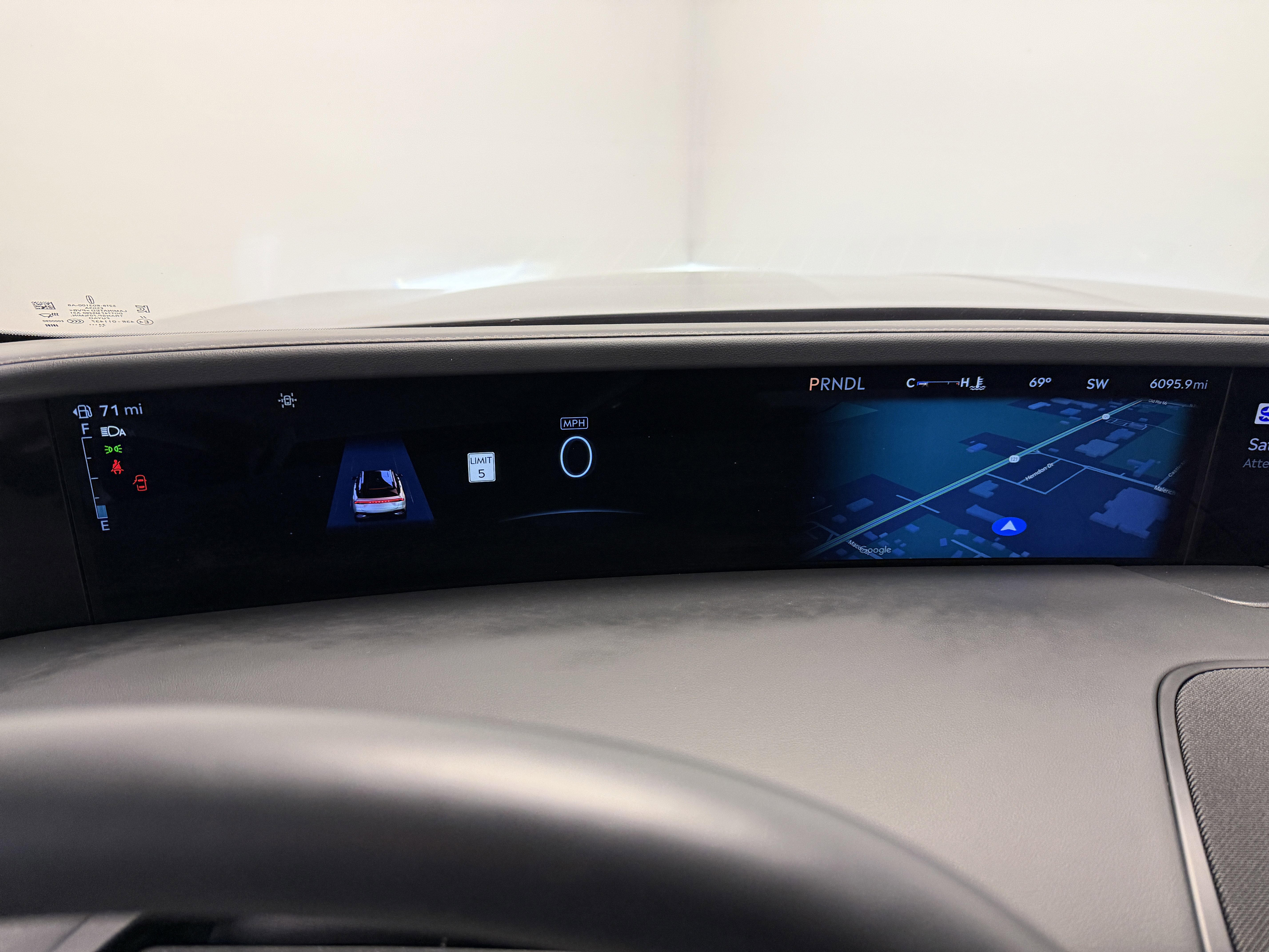 Used 2025 Lincoln Nautilus Premier w/ Equipment Group 102A image 14