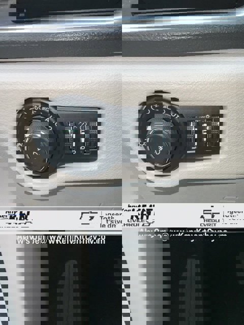 Used 2024 Chrysler Pacifica Limited image 32