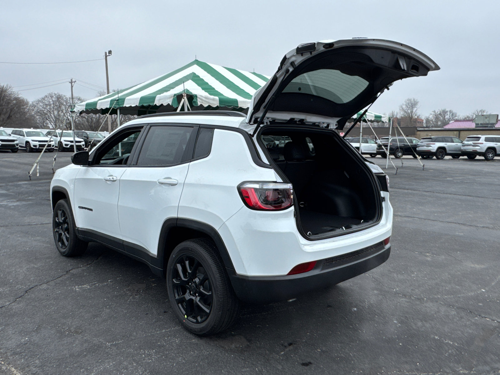 New 2026 Jeep Compass Latitude AWD/4WD image 17