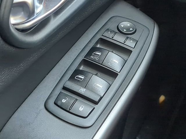 Used 2019 Jeep Cherokee Limited image 29