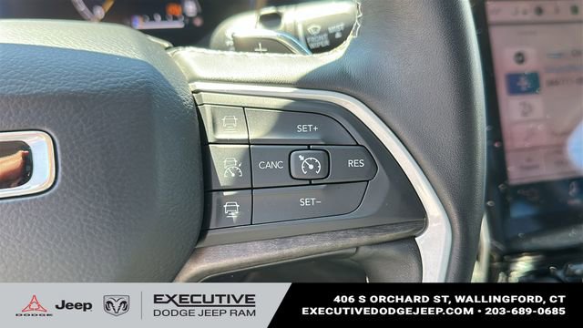 Used 2022 Jeep Grand Cherokee L Limited AWD/4WD image 14