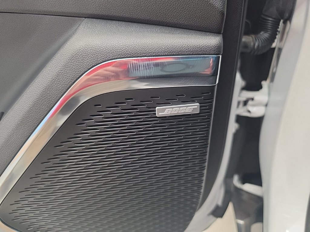 Used 2025 Chevrolet Traverse RS w/ LPO, Floor Liner Package FWD image 42