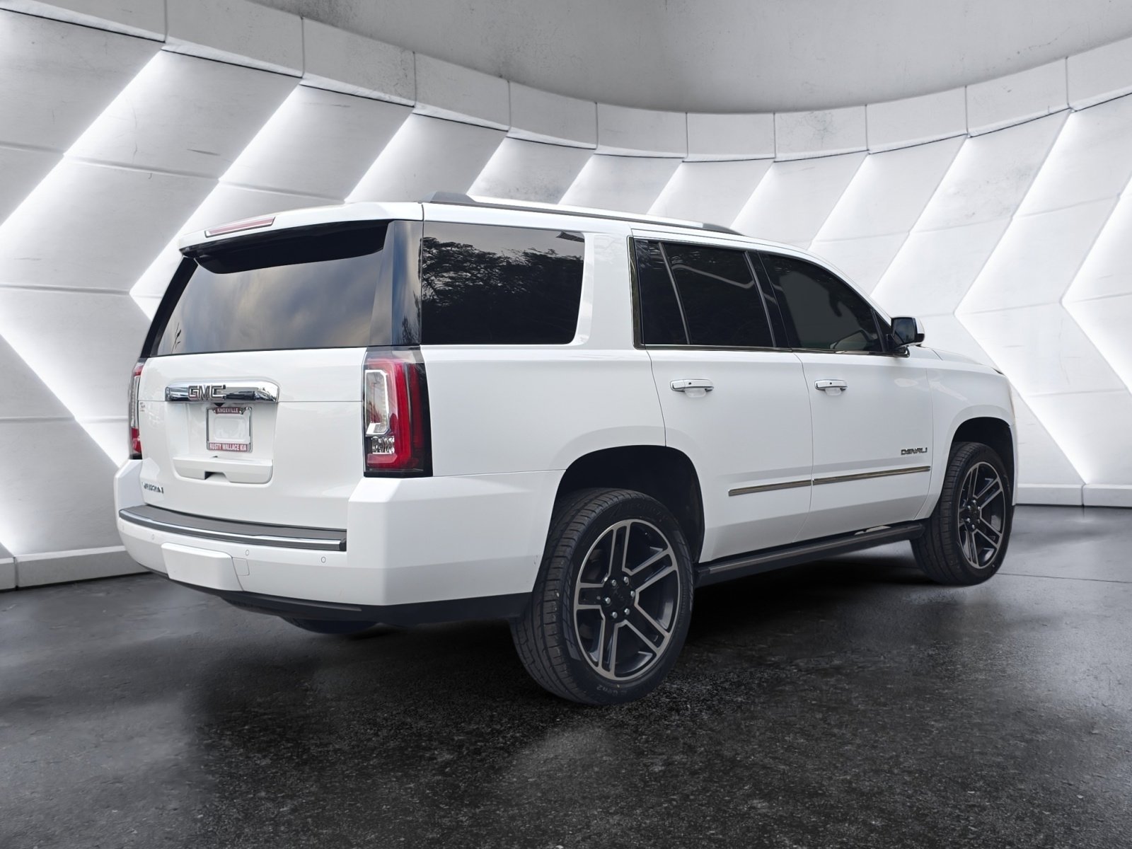 Used 2016 GMC Yukon Denali w/ Open Road Package image 5