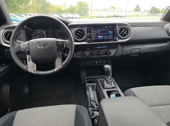 Used 2023 Toyota Tacoma TRD Sport AWD/4WD image 8