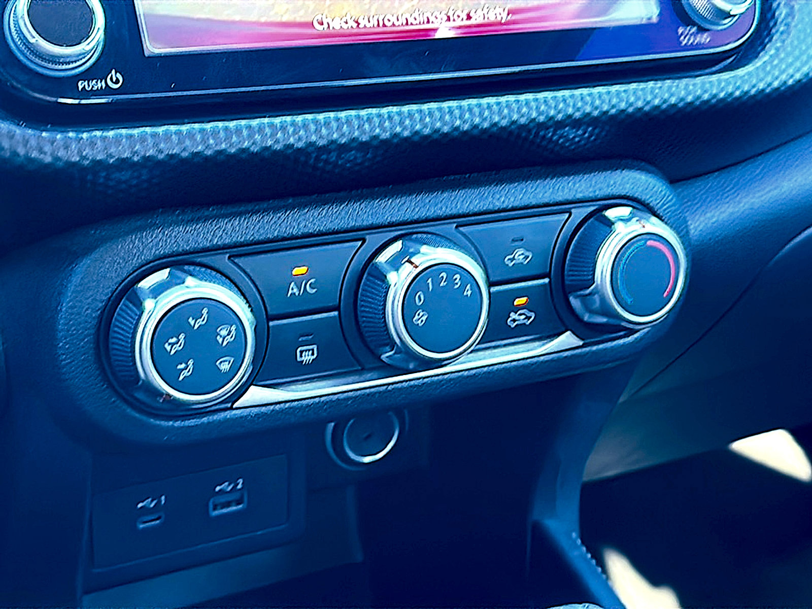 Used 2023 Nissan Kicks SV image 33