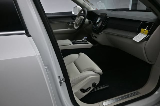 Used 2026 Volvo XC90 T8 Ultra w/ Protection Package Premier AWD/4WD image 30