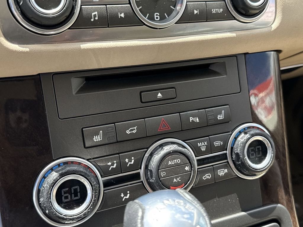 Used 2013 Land Rover Range Rover Sport HSE image 17