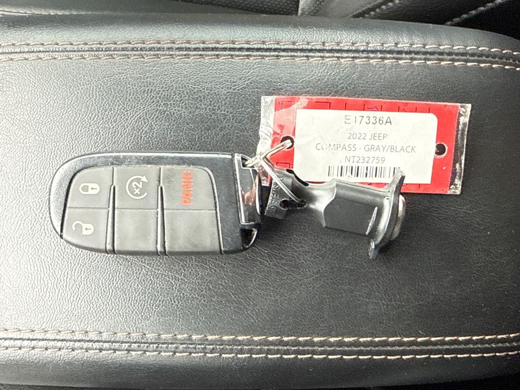 Used 2022 Jeep Compass Limited AWD/4WD image 4