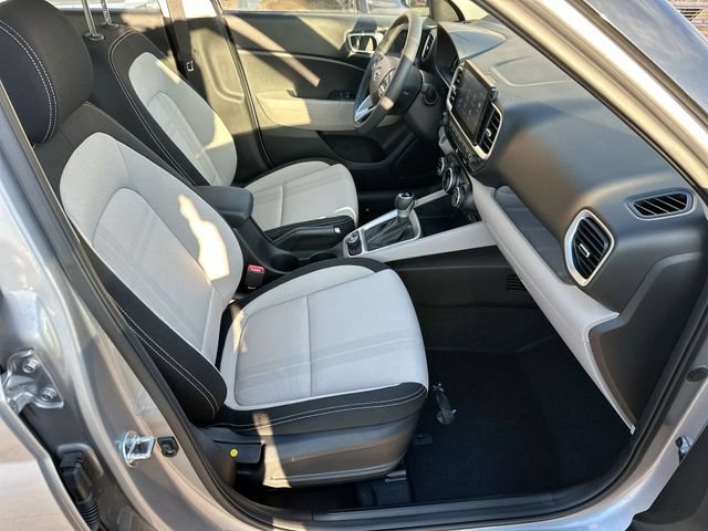 New 2025 Hyundai Venue SEL FWD image 27