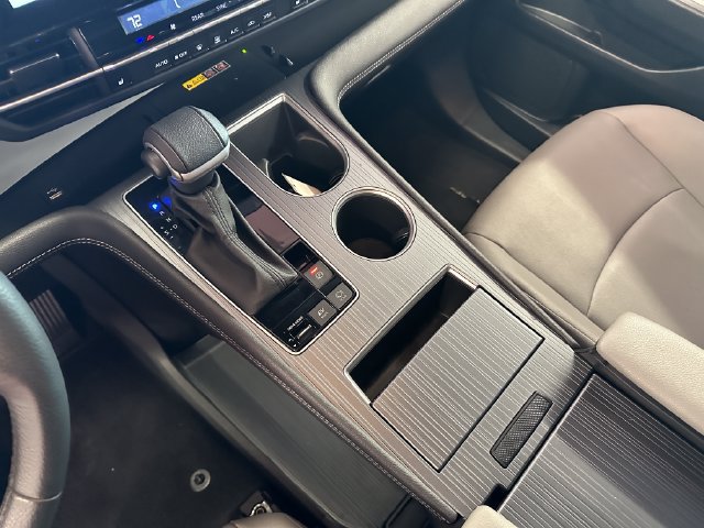 Certified 2026 Toyota Sienna XLE FWD image 23