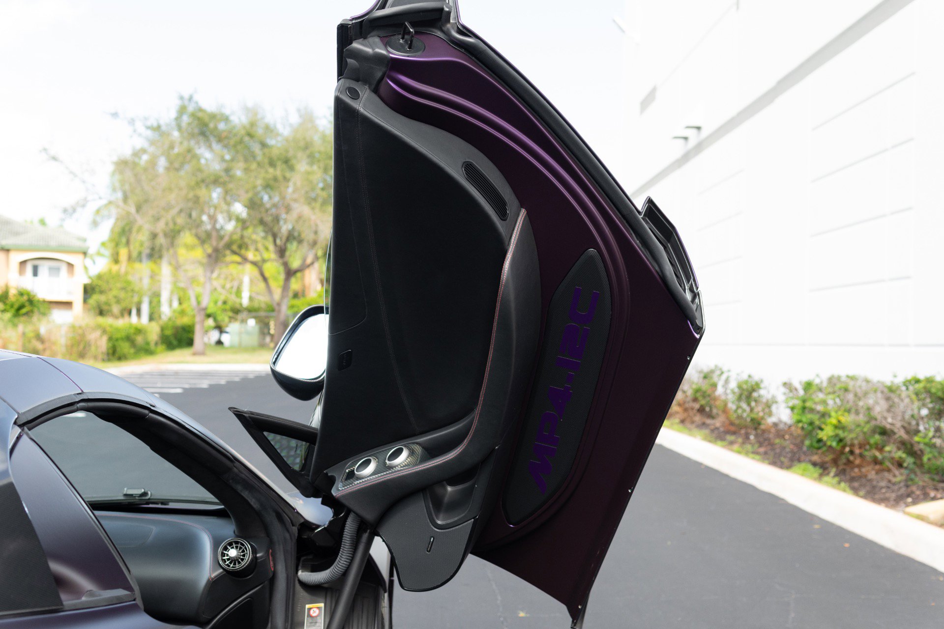 Used 2013 McLaren MP4-12C image 46