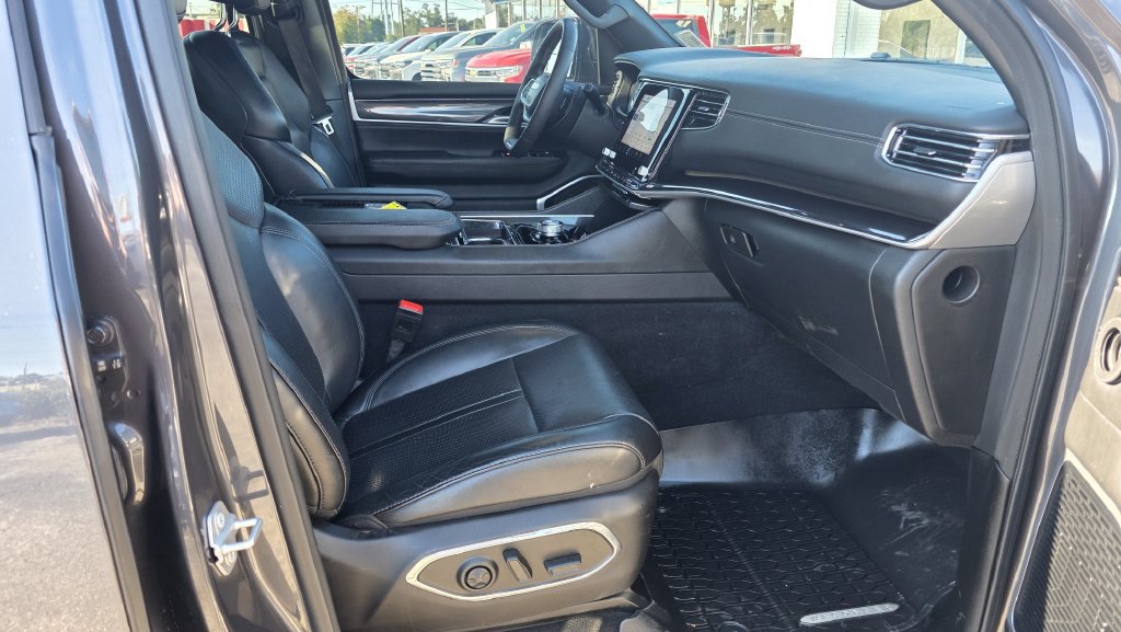Used 2018 Jeep Wrangler Unlimited Sport AWD/4WD image 6