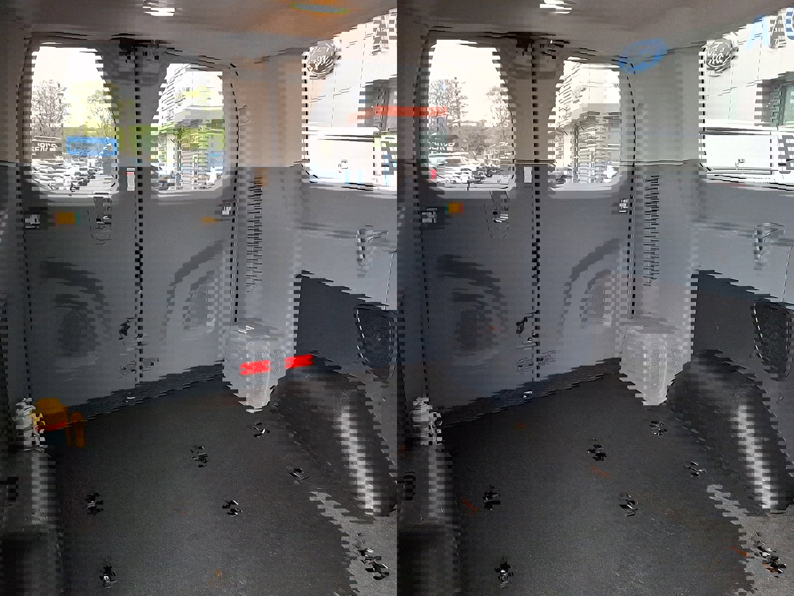 Used 2018 Ford Transit 150 XL RWD image 11