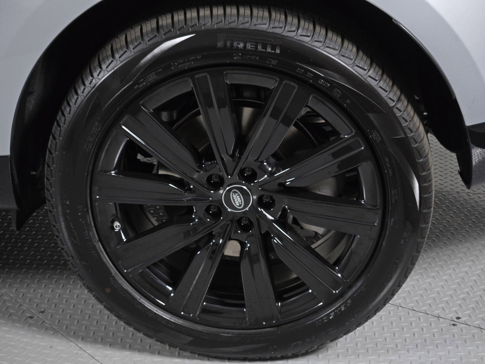 New 2025 Land Rover Range Rover SE image 10