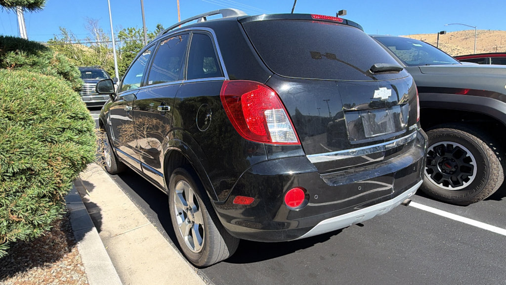 Used 2015 Chevrolet Captiva Sport LTZ FWD image 3