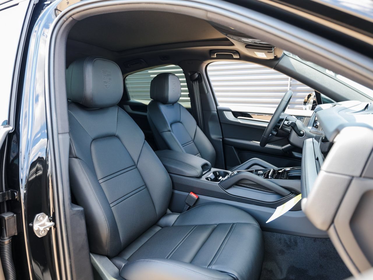 New 2026 Porsche Cayenne E-Hybrid Coupe AWD/4WD image 28