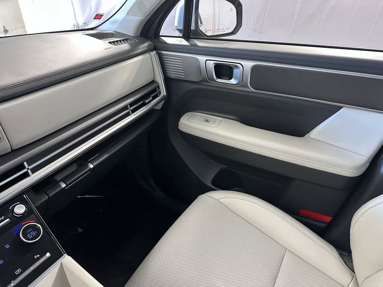 Used 2024 Hyundai Santa Fe SEL FWD image 23