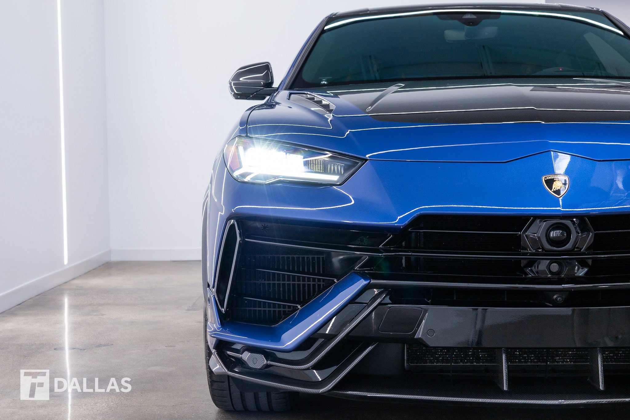 Used 2023 Lamborghini Urus Performante AWD/4WD image 23