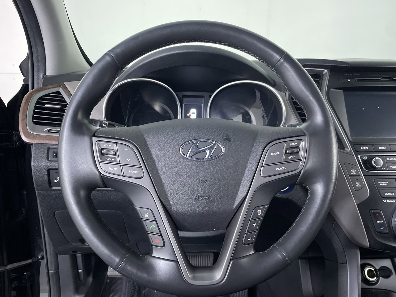Used 2018 Hyundai Santa Fe Sport w/ 2.4L Tech Package 04 AWD/4WD image 13