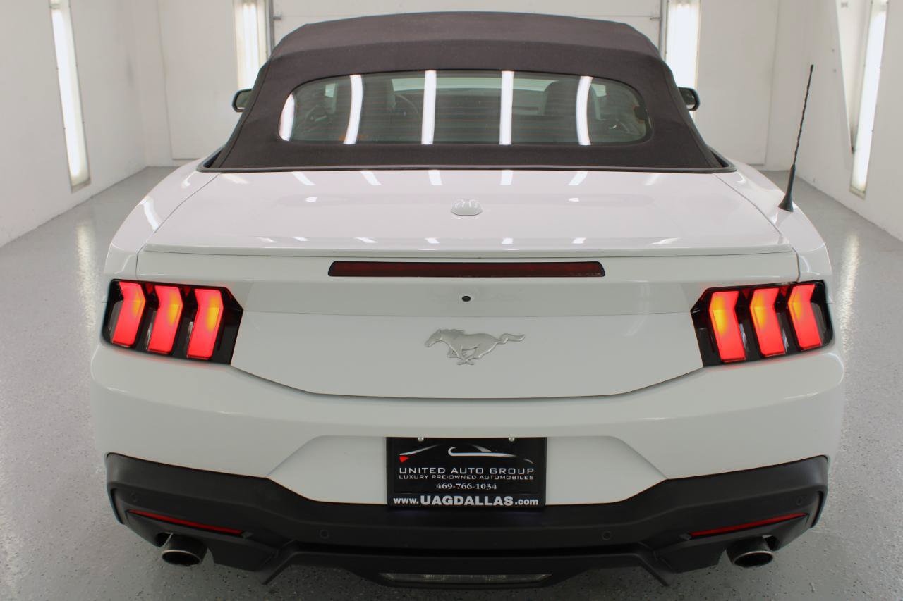 Used 2025 Ford Mustang Premium RWD image 31