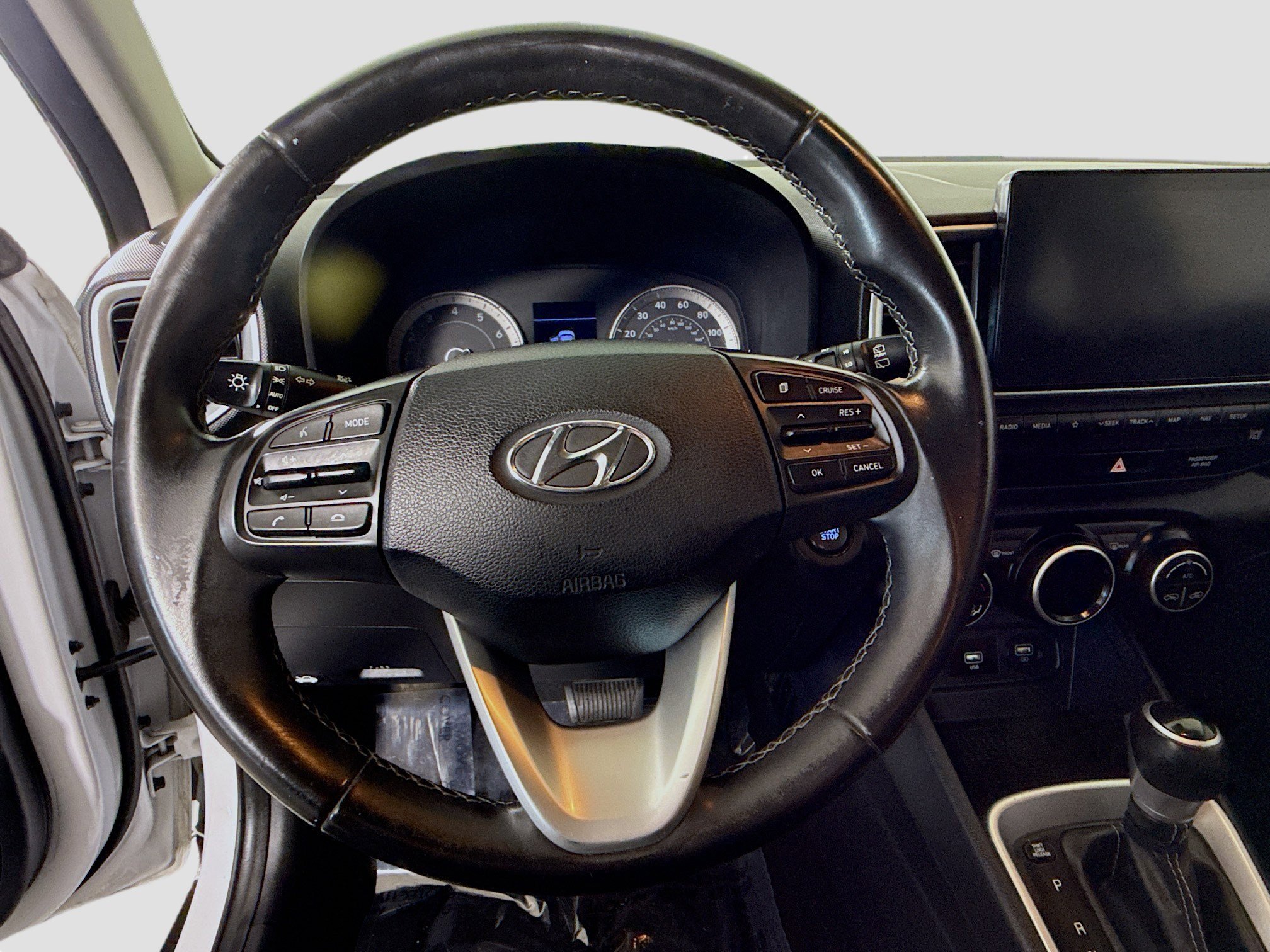 Used 2020 Hyundai Venue SEL w/ Convenience + Premium Package image 13