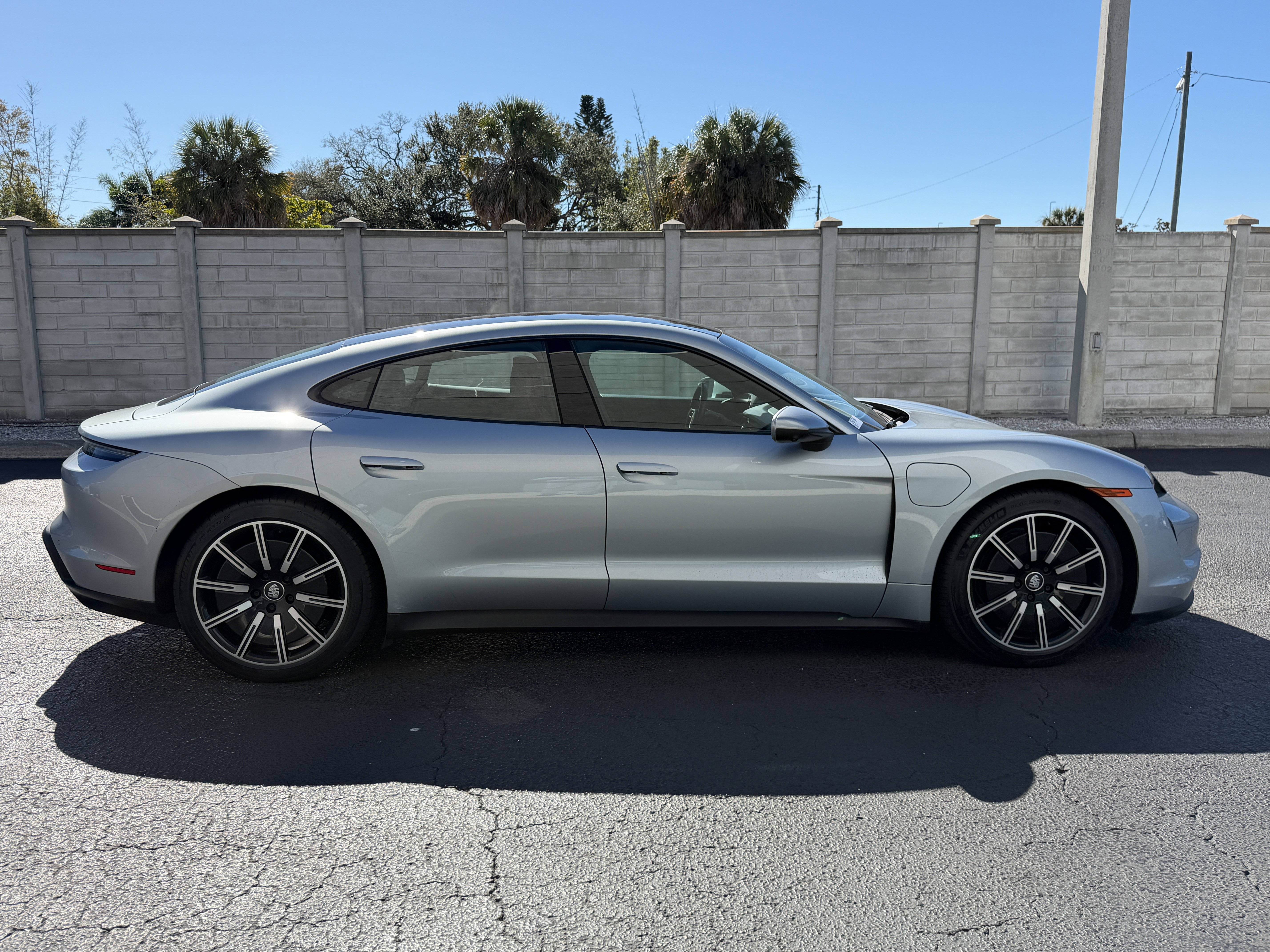 Certified 2023 Porsche Taycan image 7