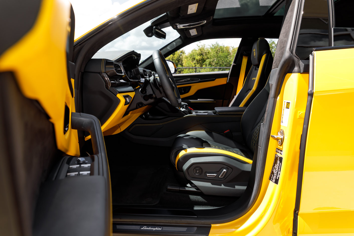 Used 2024 Lamborghini Urus S AWD/4WD image 29