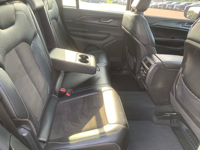 Used 2023 Jeep Grand Cherokee Altitude AWD/4WD image 29