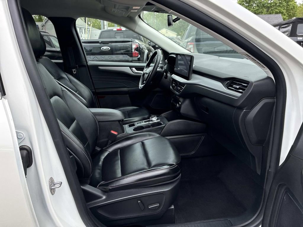 Used 2024 Ford Escape Platinum AWD/4WD image 9