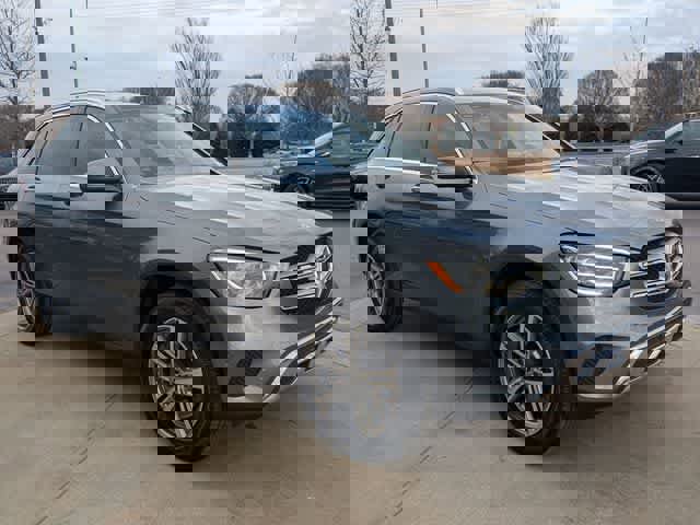 Certified 2022 Mercedes-Benz GLC 300 w/ Premium Package Lite image 3