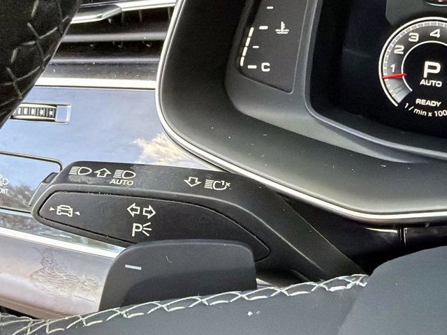 Used 2023 Audi Q8 Prestige image 32