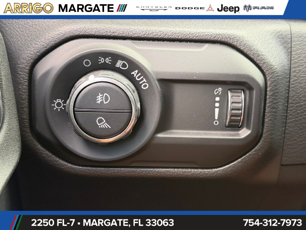 Used 2023 Jeep Gladiator Sport AWD/4WD image 31