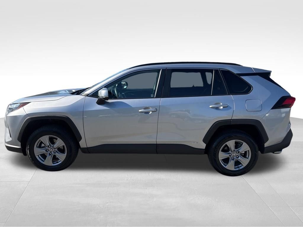 Used 2024 Toyota RAV4 XLE image 2