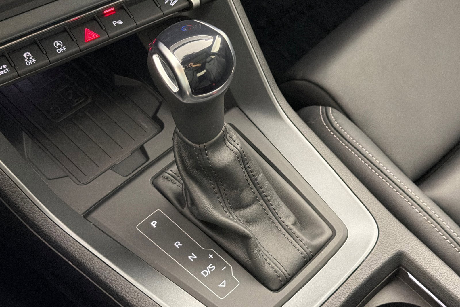 Used 2025 Audi Q3 2.0T Premium w/ Convenience Package image 20