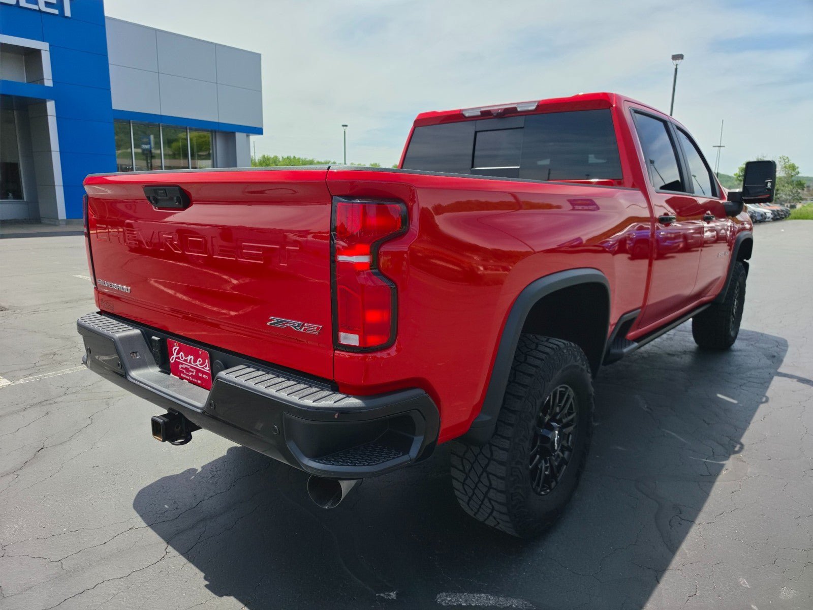 Used 2025 Chevrolet Silverado 2500 ZR2 w/ Technology Package AWD/4WD image 5