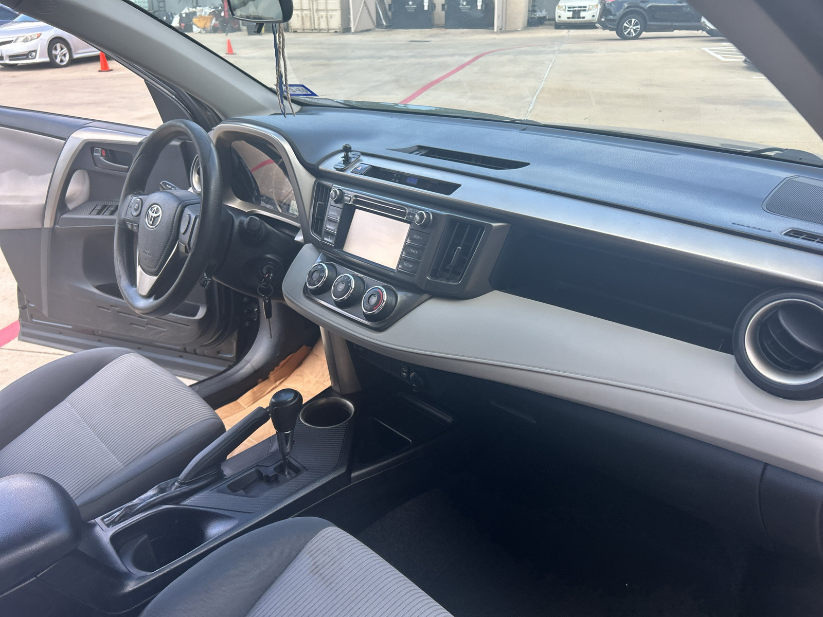Used 2015 Toyota RAV4 LE AWD/4WD image 22