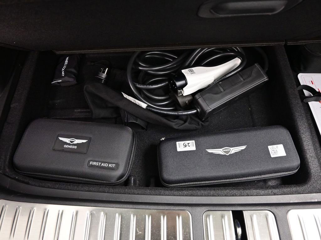 Used 2025 Genesis GV60 Advanced image 50