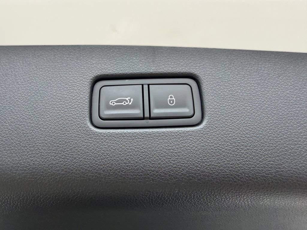 Used 2024 Genesis GV70 3.5T Sport w/ Sport Prestige Package AWD/4WD image 29