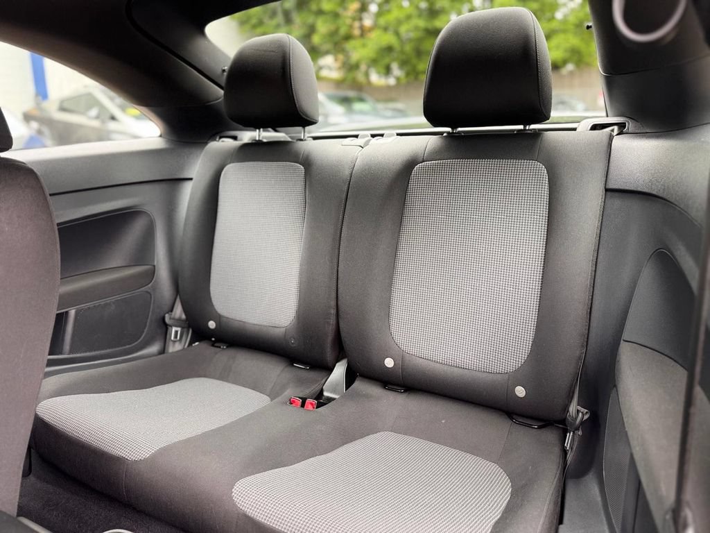Used 2018 Volkswagen Beetle 2.0T S FWD image 21