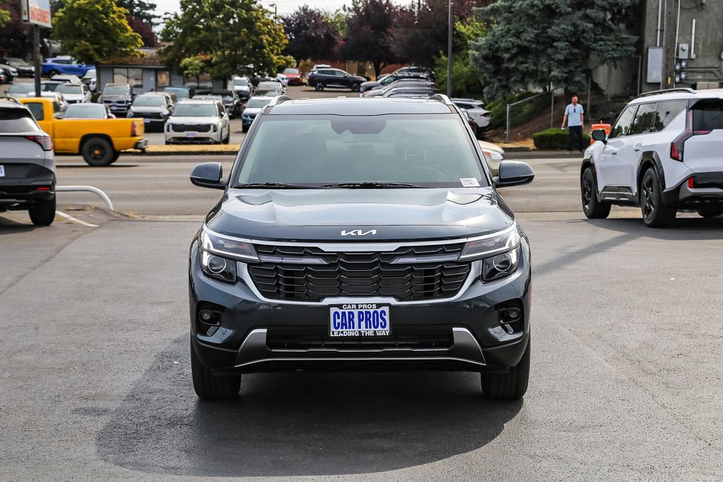 Certified 2026 Kia Seltos EX w/ EX Sunroof Package AWD/4WD image 2